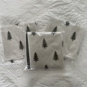 NWT Set of 3 Pottery Barn Pine Tree Reversible Hand Towels Winter Holiday Forest